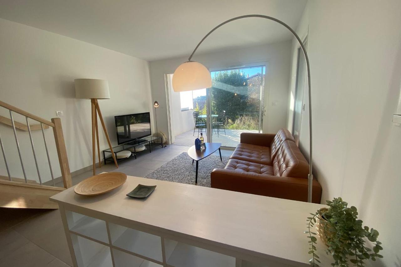 Apartament Roche Blanche - Terrasse Et Parking Nîmes Zewnętrze zdjęcie