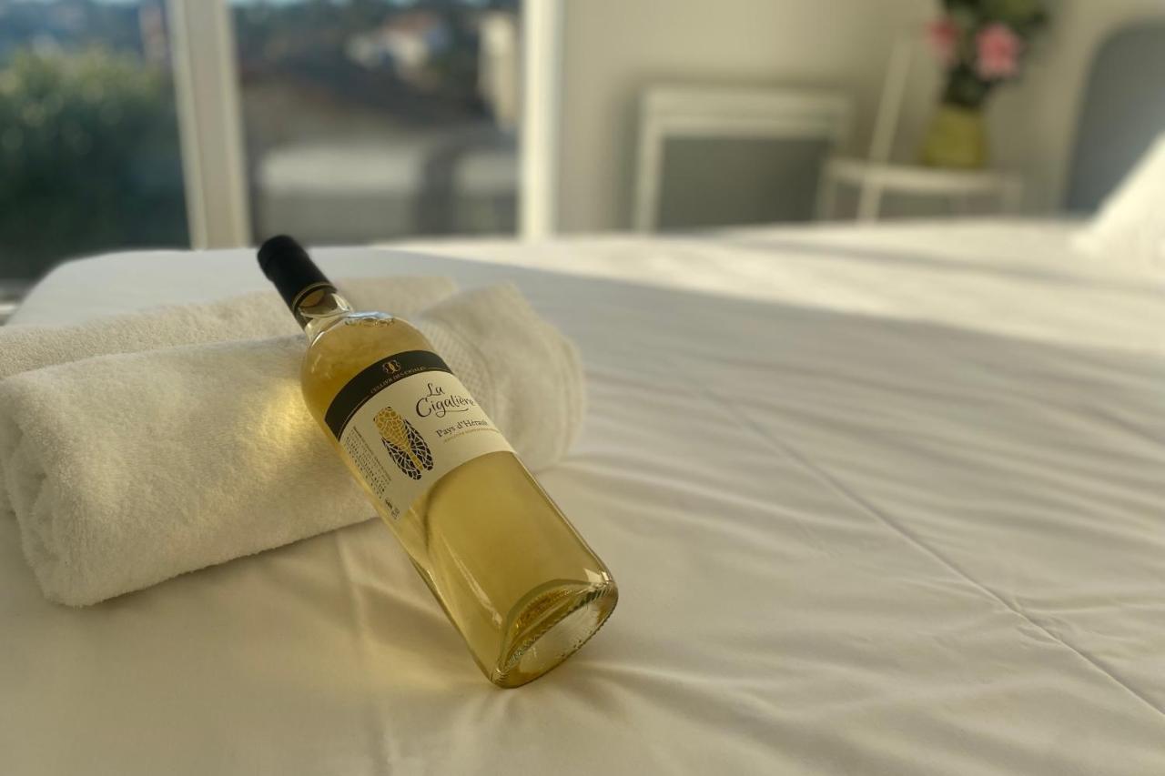 Apartament Roche Blanche - Terrasse Et Parking Nîmes Zewnętrze zdjęcie
