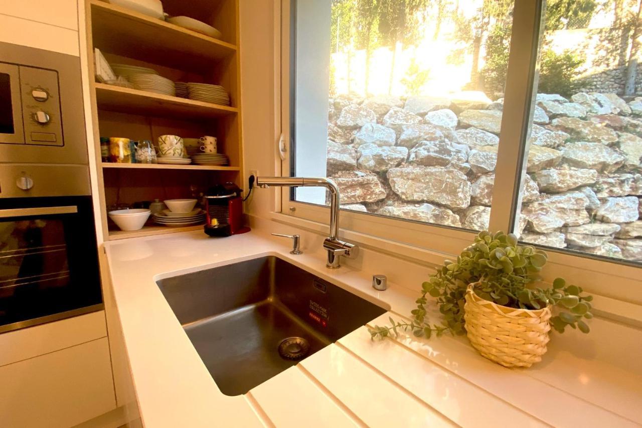 Apartament Roche Blanche - Terrasse Et Parking Nîmes Zewnętrze zdjęcie